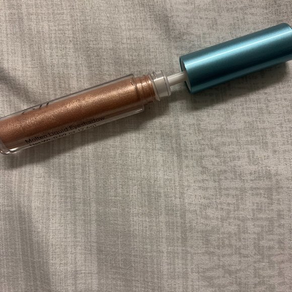 New! ELF Aqua Beauty Molten Liquid Eyeshadow - Picture 4 of 4